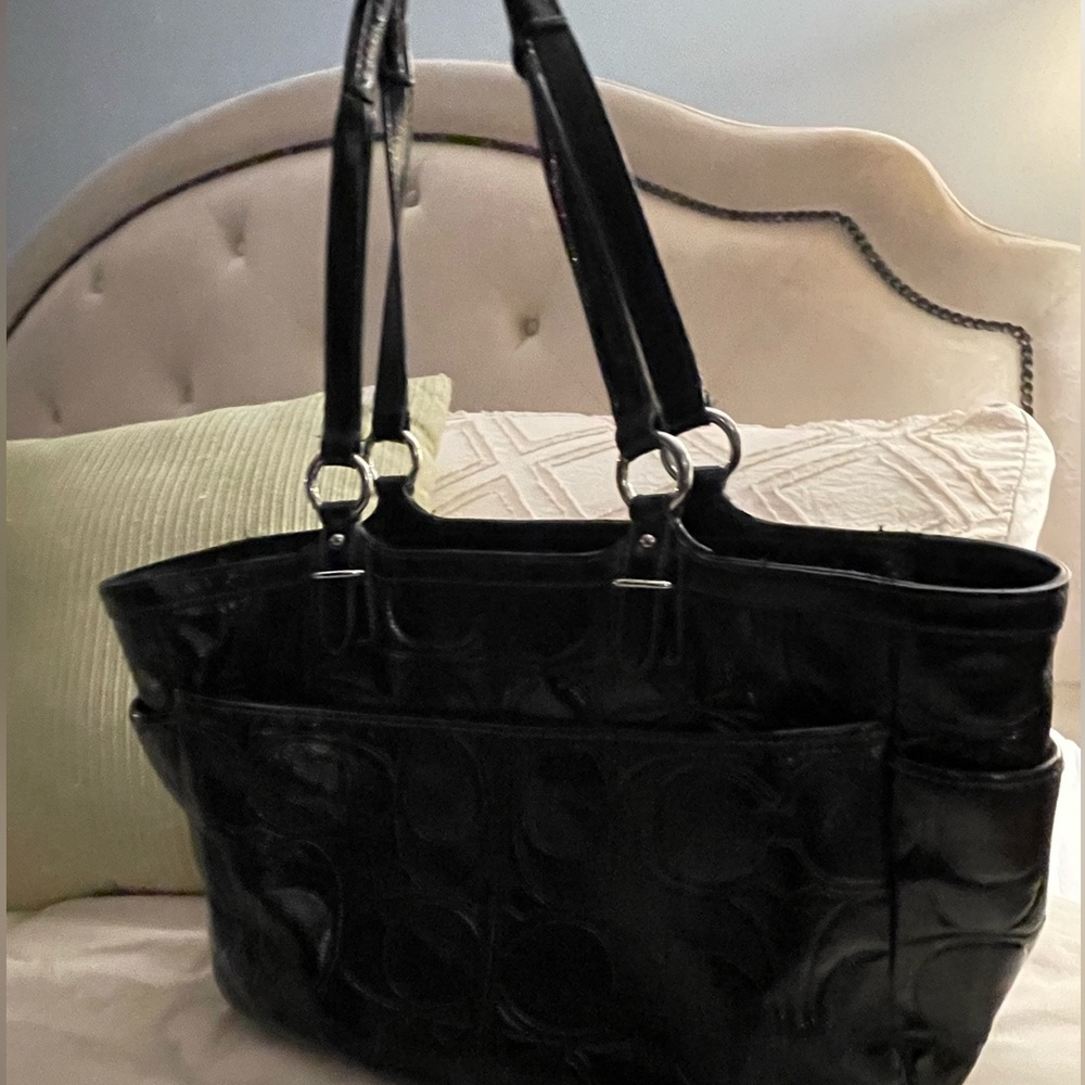 Coach black patent leather logo purse - Picture 2 of 10